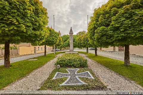 Gemeinde Haag Landkreis Mühldorf Kriegerdenkmal (Dirschl Johann) Deutschland MÜ